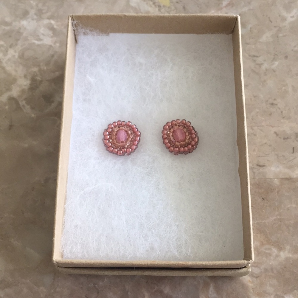 3/$10 ✨ Pink Beaded Earrings from El Quetzal ✨